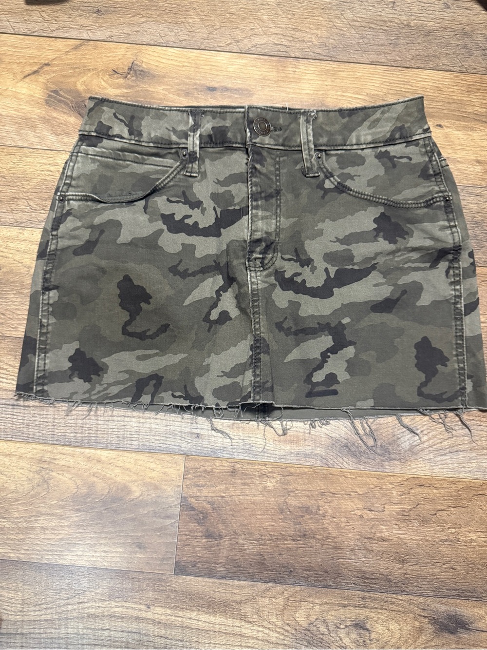 Mudd Camo Raw Hem Mini Skirt Size 5 FLX Stretch Camouflage Denim